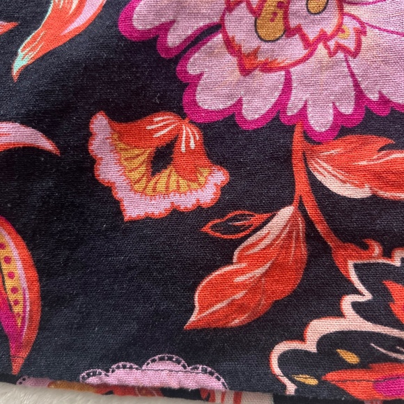 Women's Laundry by Shelli Segal Cropped Up Down Shirt - Picture 6 of 8